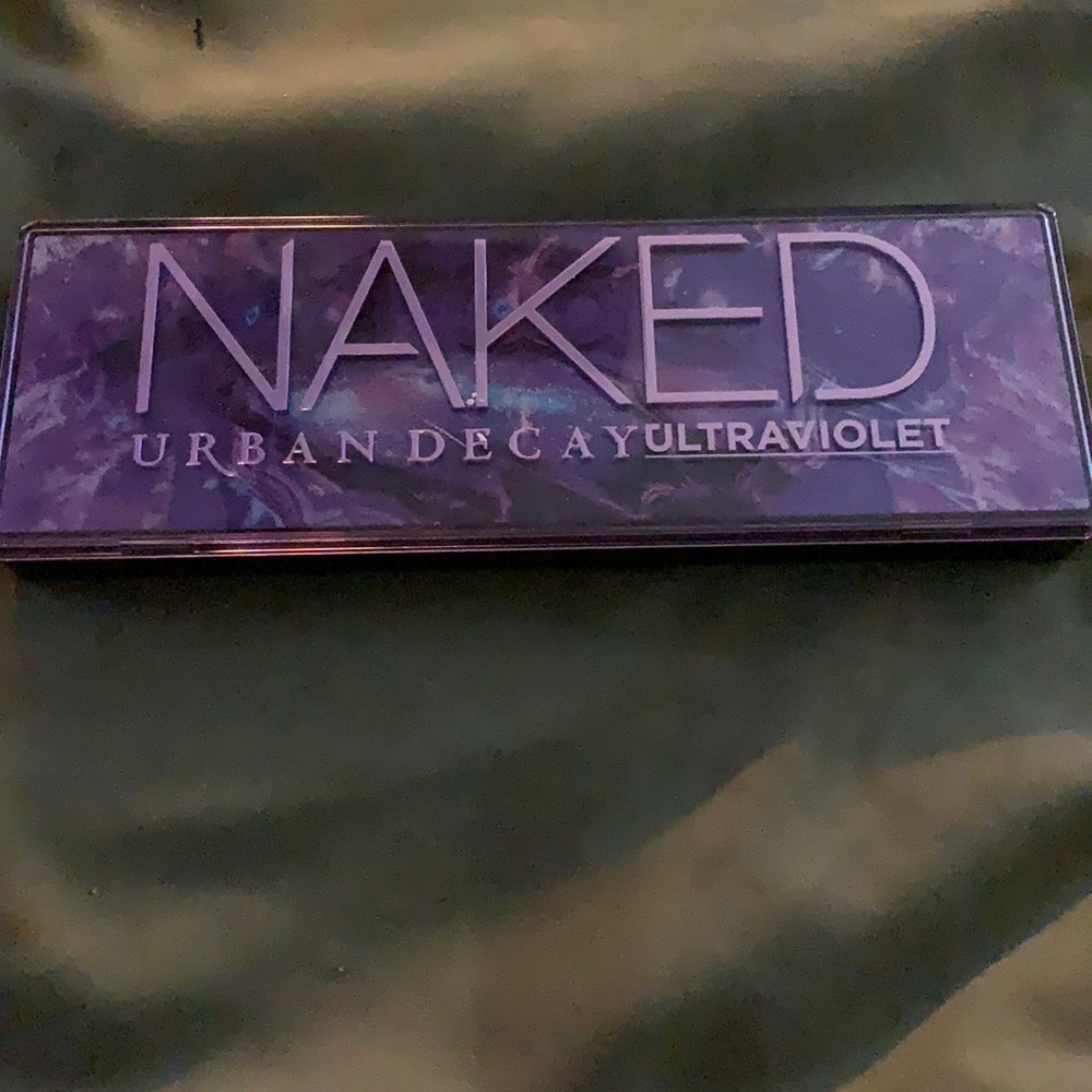 Urban Decay Naked Ultra Violet Eyeshadow Palette